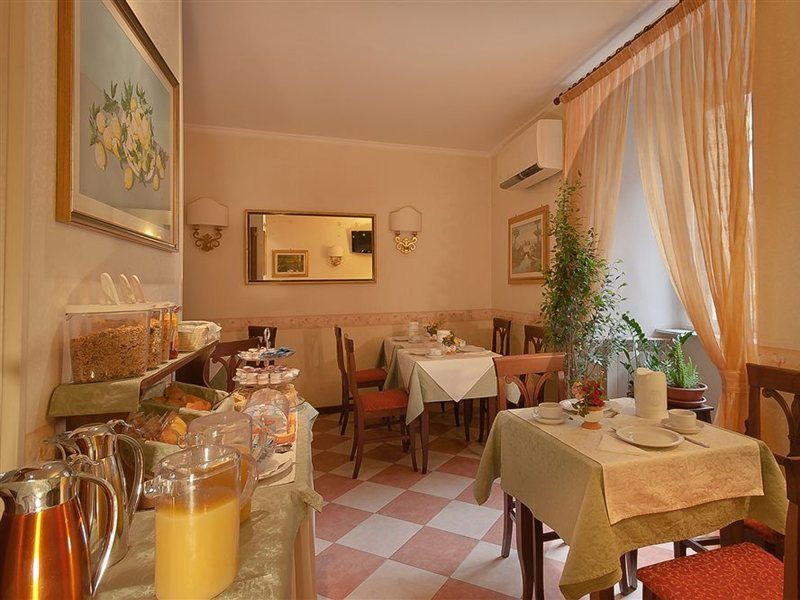 Silla Roma